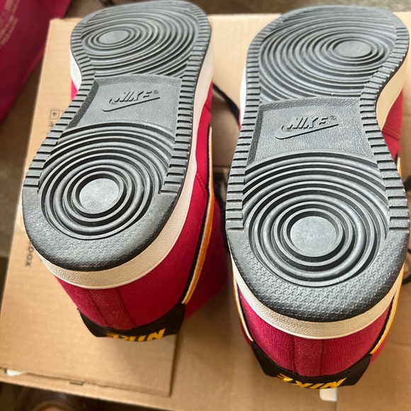 Nike LE Size 9.5 - Picture 7 of 8